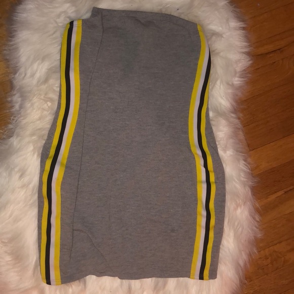 Urban Outfitters Dresses & Skirts - Dress was a gift and was very big on me Urban Outfitters Dresses & Skirts - Dress was a gift and was very big on me